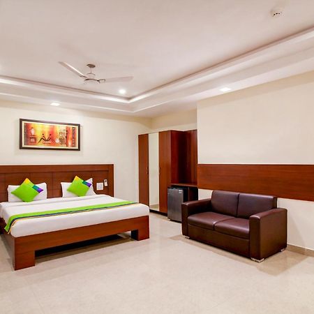 Treebo Trend Hotel Jp Plaza Nampally Hyderabad Eksteriør billede