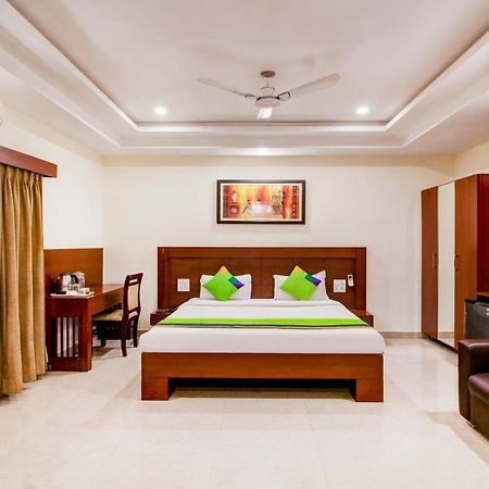 Treebo Trend Hotel Jp Plaza Nampally Hyderabad Eksteriør billede