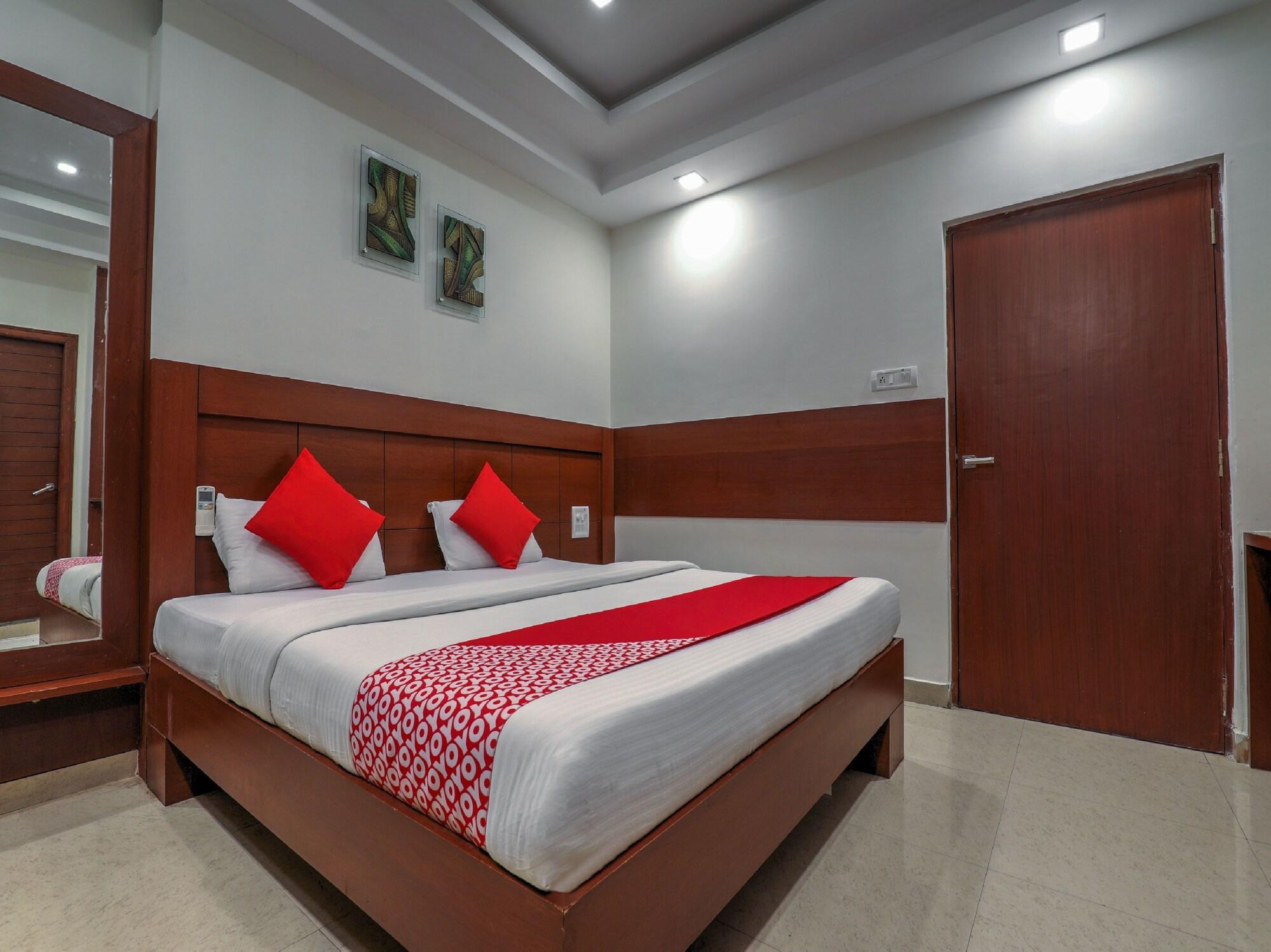 Treebo Trend Hotel Jp Plaza Nampally Hyderabad Eksteriør billede