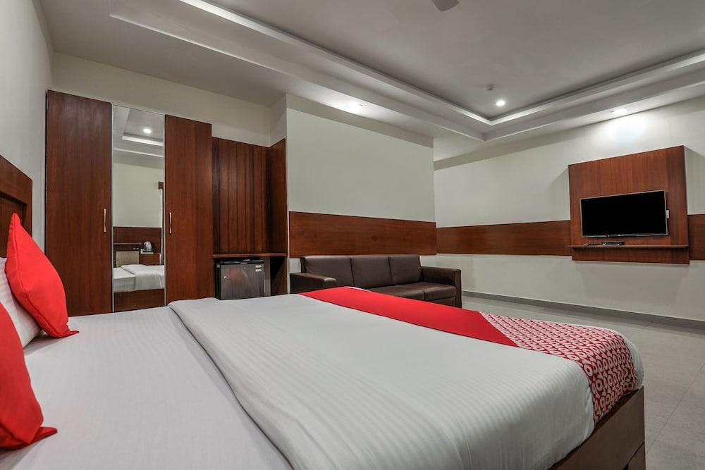 Treebo Trend Hotel Jp Plaza Nampally Hyderabad Eksteriør billede