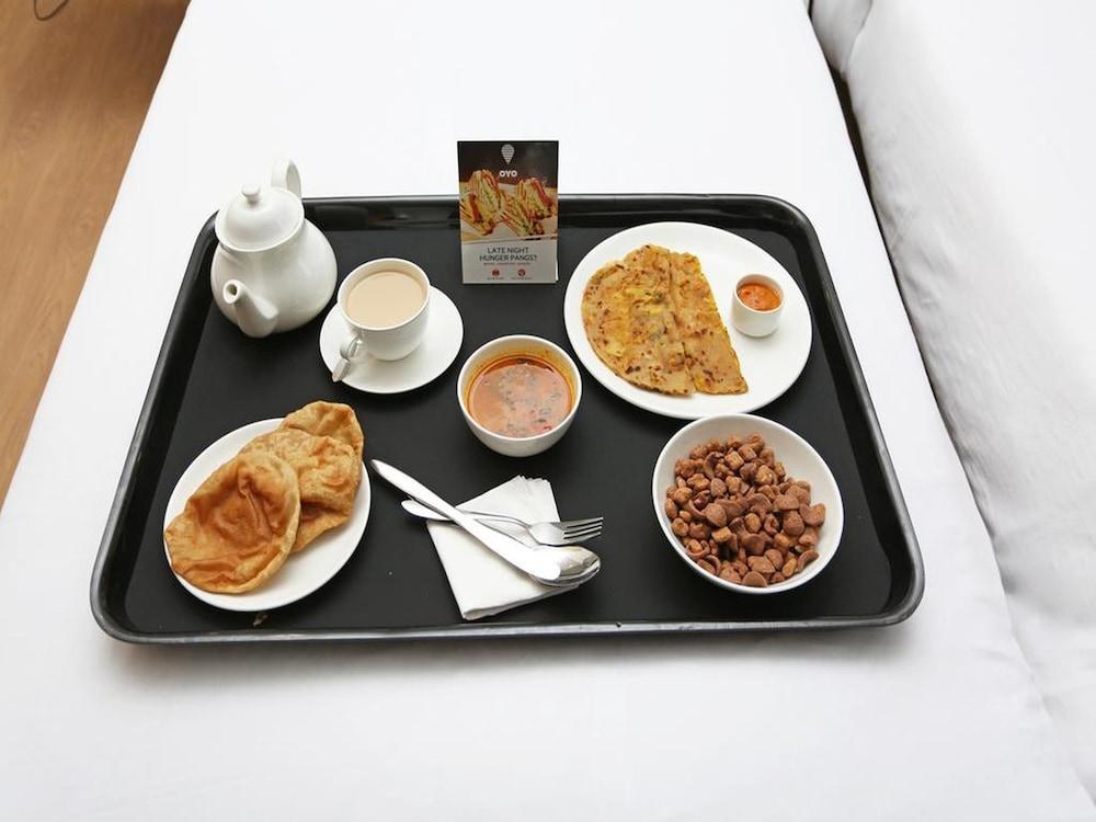 Treebo Trend Hotel Jp Plaza Nampally Hyderabad Eksteriør billede