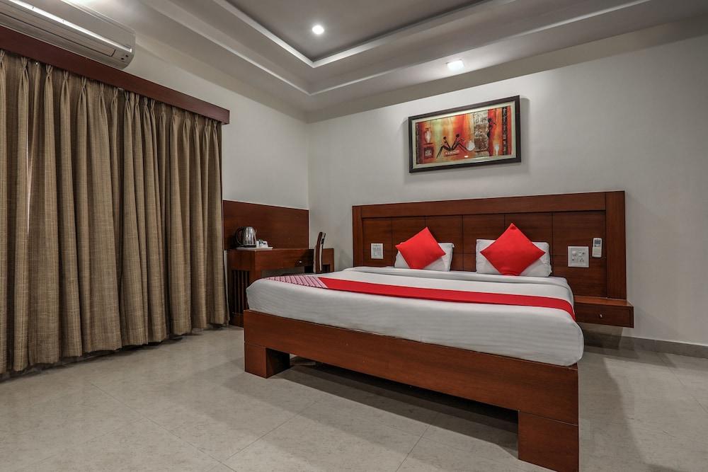 Treebo Trend Hotel Jp Plaza Nampally Hyderabad Eksteriør billede