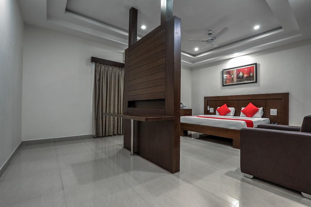 Treebo Trend Hotel Jp Plaza Nampally Hyderabad Eksteriør billede