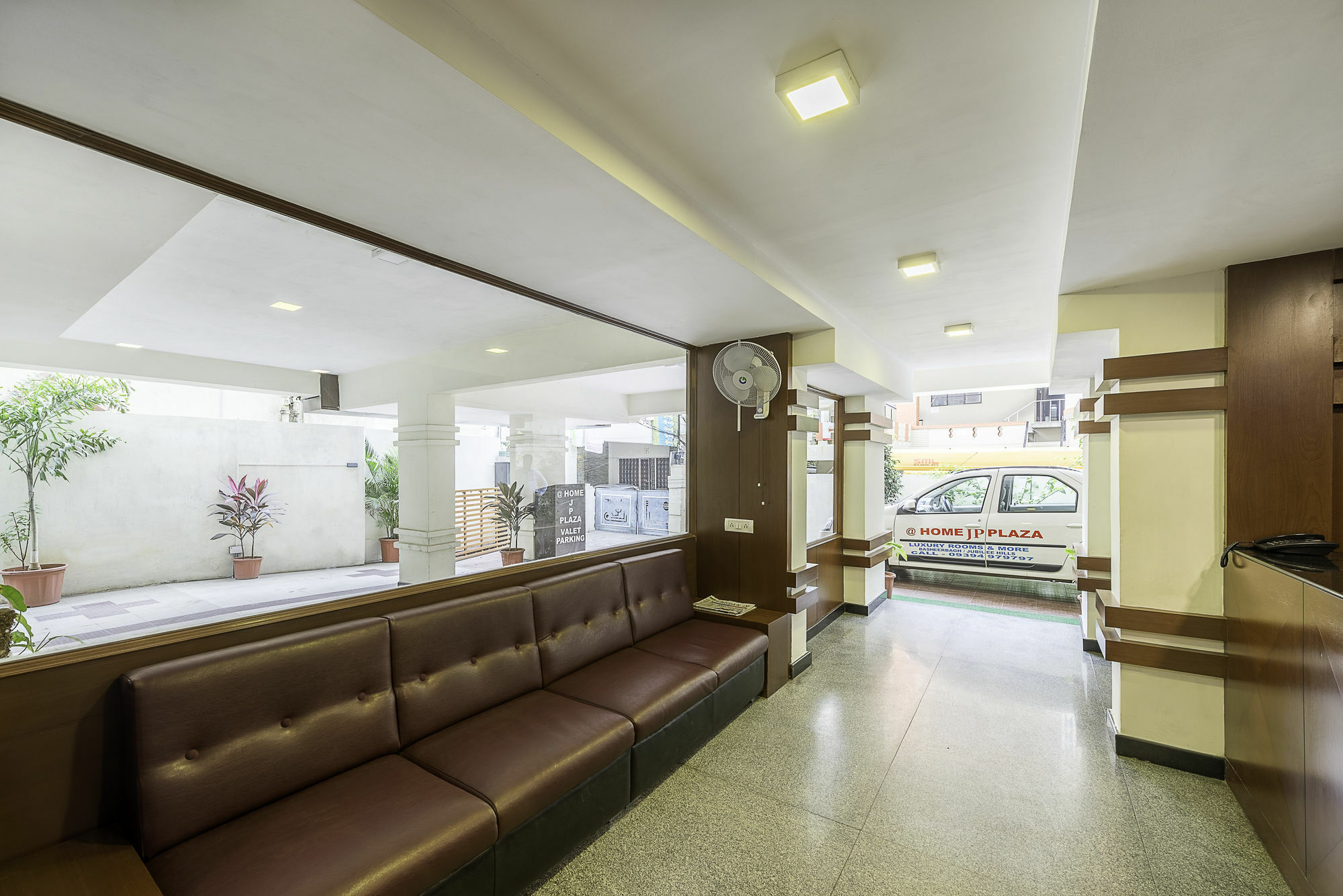 Treebo Trend Hotel Jp Plaza Nampally Hyderabad Eksteriør billede