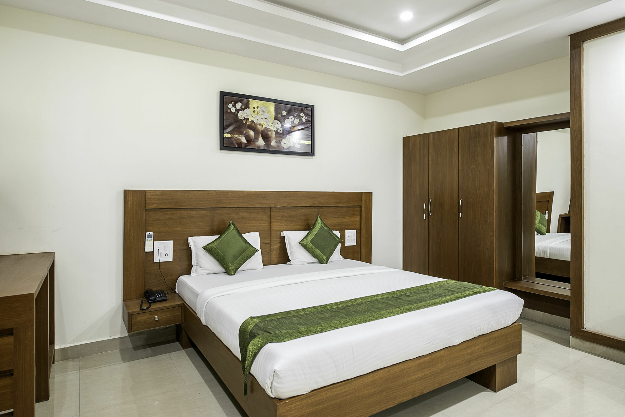 Treebo Trend Hotel Jp Plaza Nampally Hyderabad Eksteriør billede
