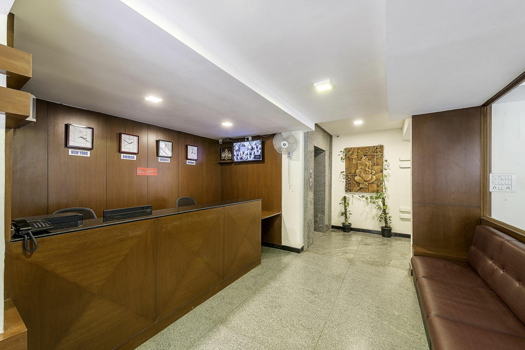 Treebo Trend Hotel Jp Plaza Nampally Hyderabad Eksteriør billede