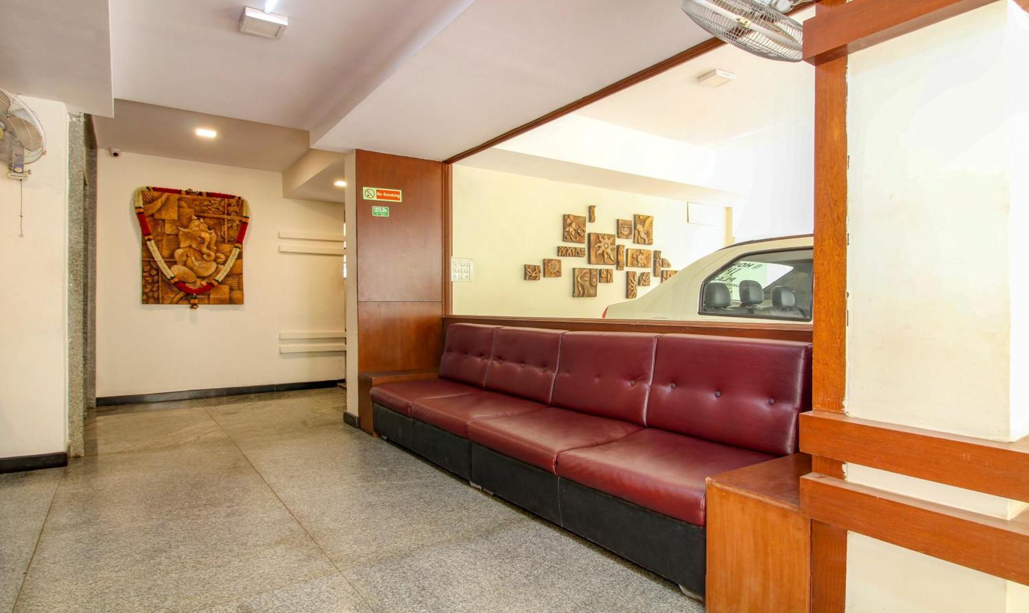 Treebo Trend Hotel Jp Plaza Nampally Hyderabad Eksteriør billede