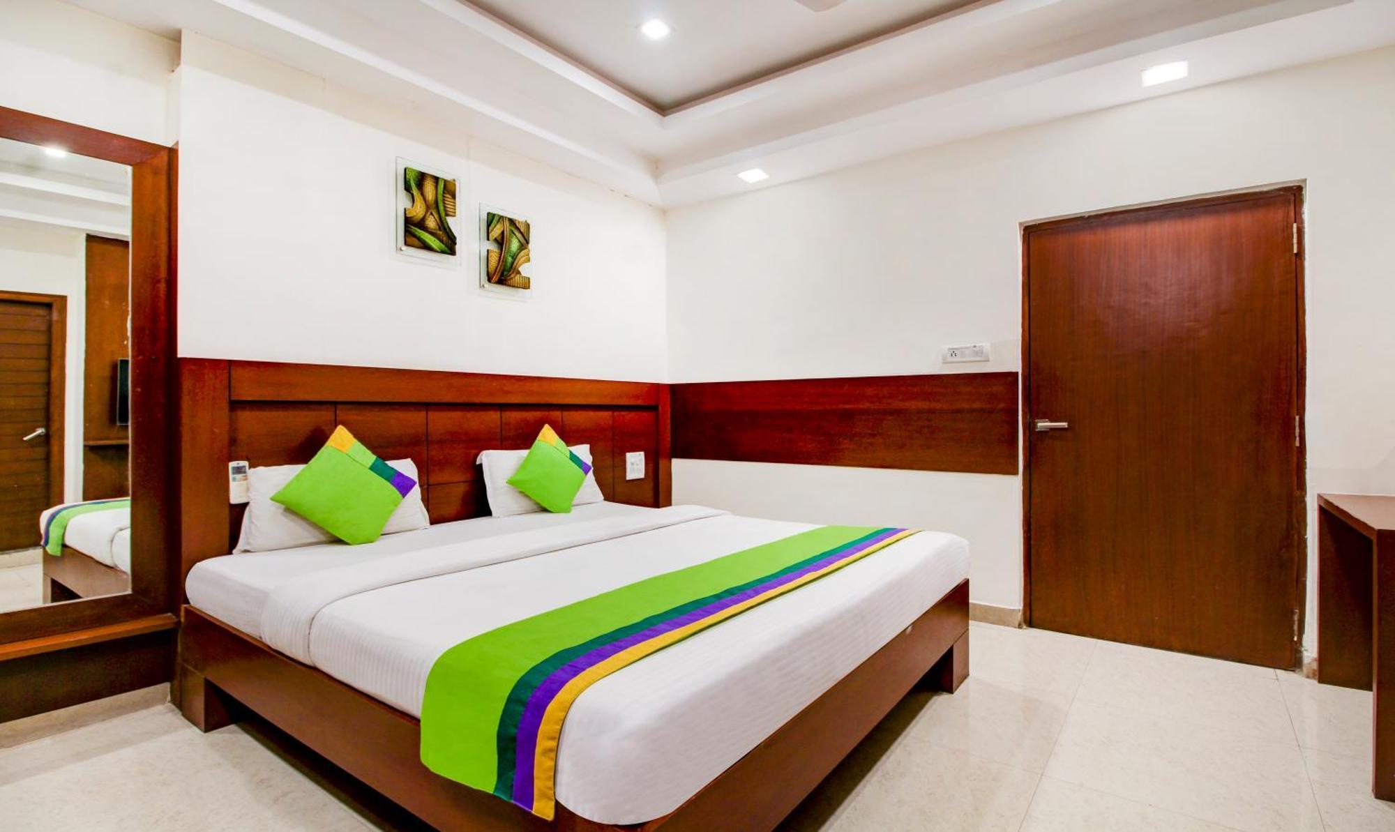 Treebo Trend Hotel Jp Plaza Nampally Hyderabad Eksteriør billede