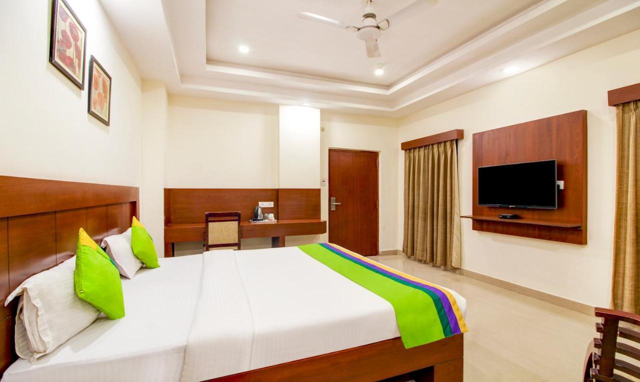 Treebo Trend Hotel Jp Plaza Nampally Hyderabad Eksteriør billede