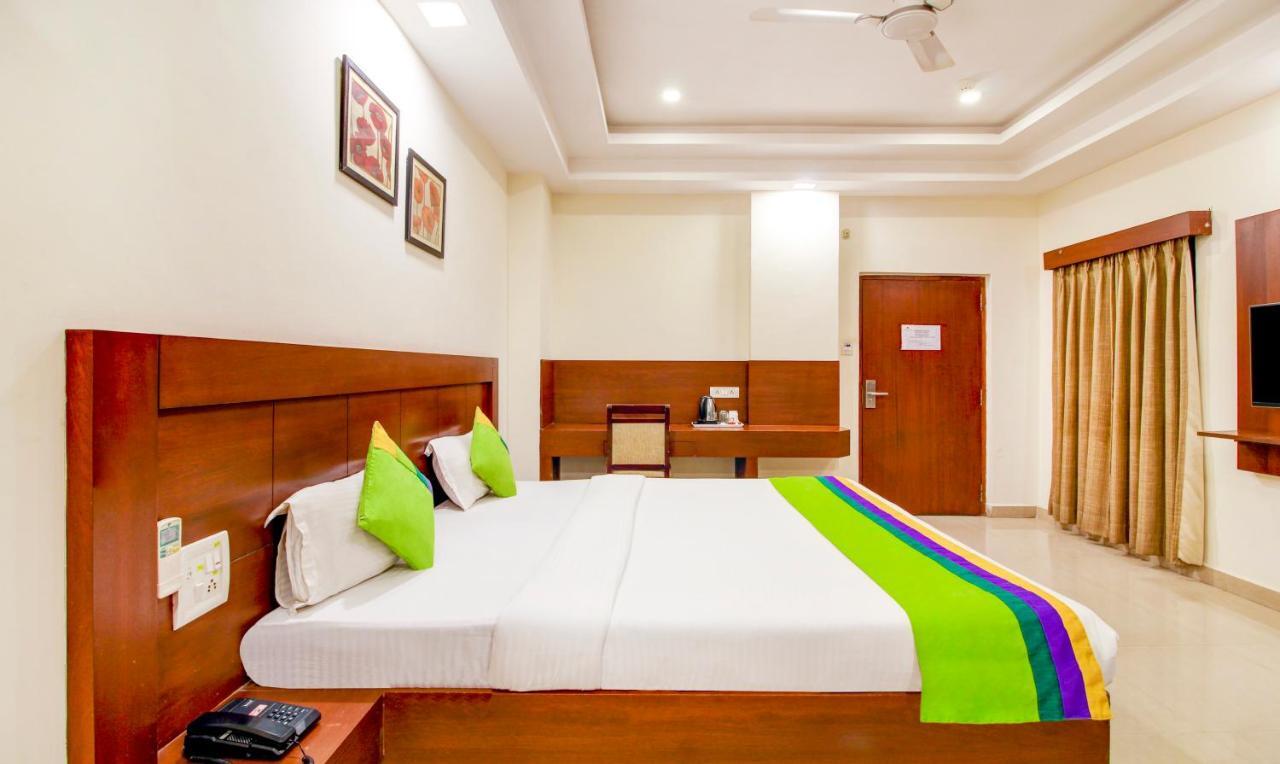 Treebo Trend Hotel Jp Plaza Nampally Hyderabad Eksteriør billede