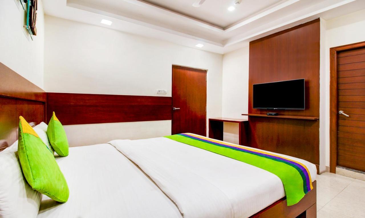 Treebo Trend Hotel Jp Plaza Nampally Hyderabad Eksteriør billede