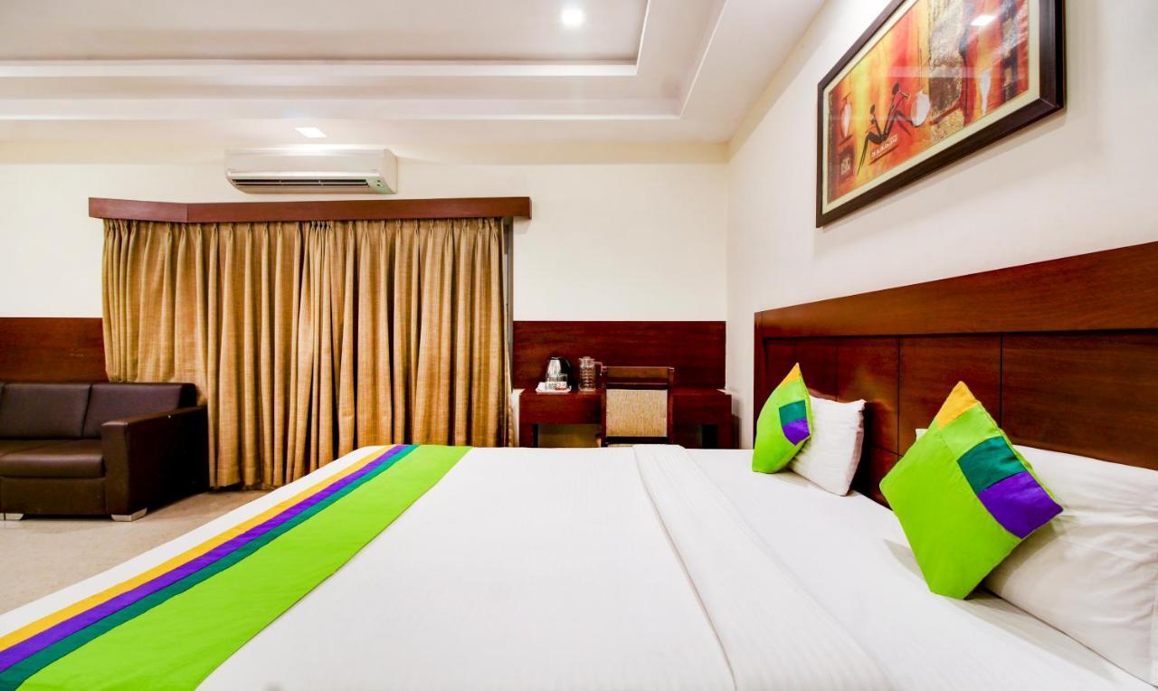 Treebo Trend Hotel Jp Plaza Nampally Hyderabad Eksteriør billede
