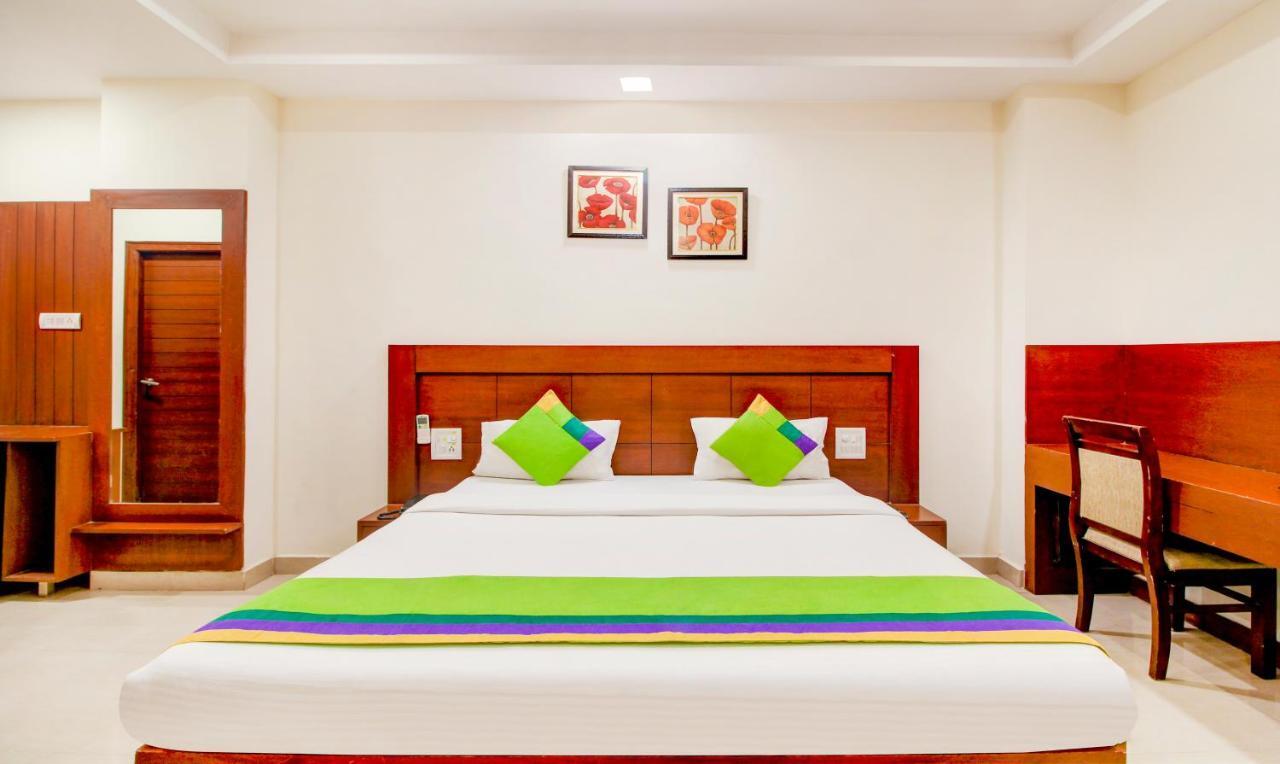 Treebo Trend Hotel Jp Plaza Nampally Hyderabad Eksteriør billede