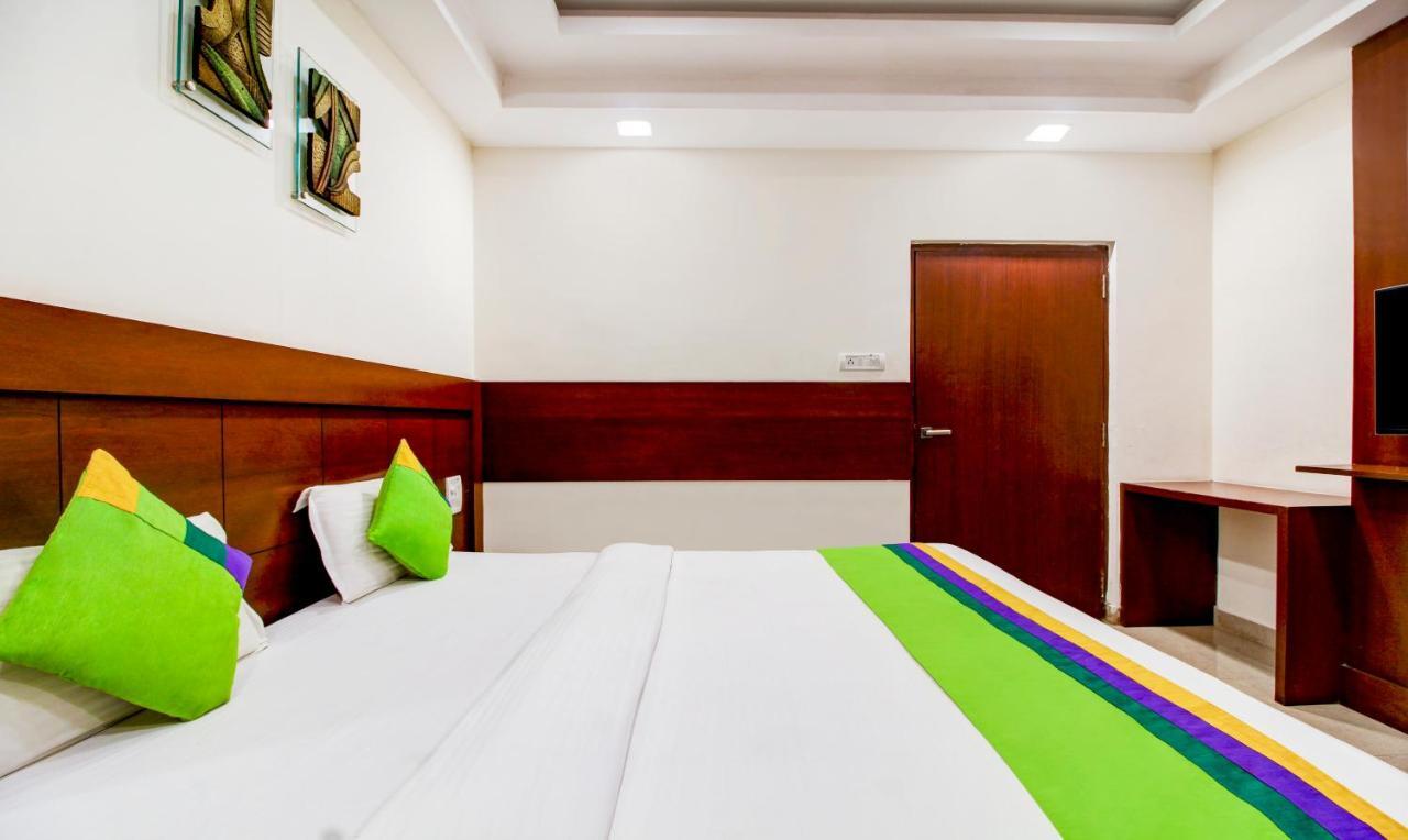 Treebo Trend Hotel Jp Plaza Nampally Hyderabad Eksteriør billede